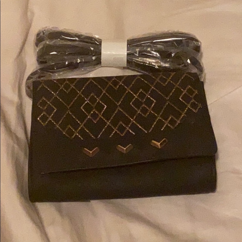 Stella and dot sidekick black bag